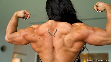 Ranya Temizkan ​MuscleAngels.com