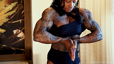 Reshanna Boswell ​MuscleAngels.com